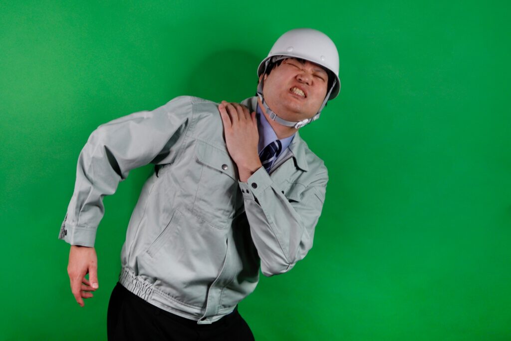 怪我する職人